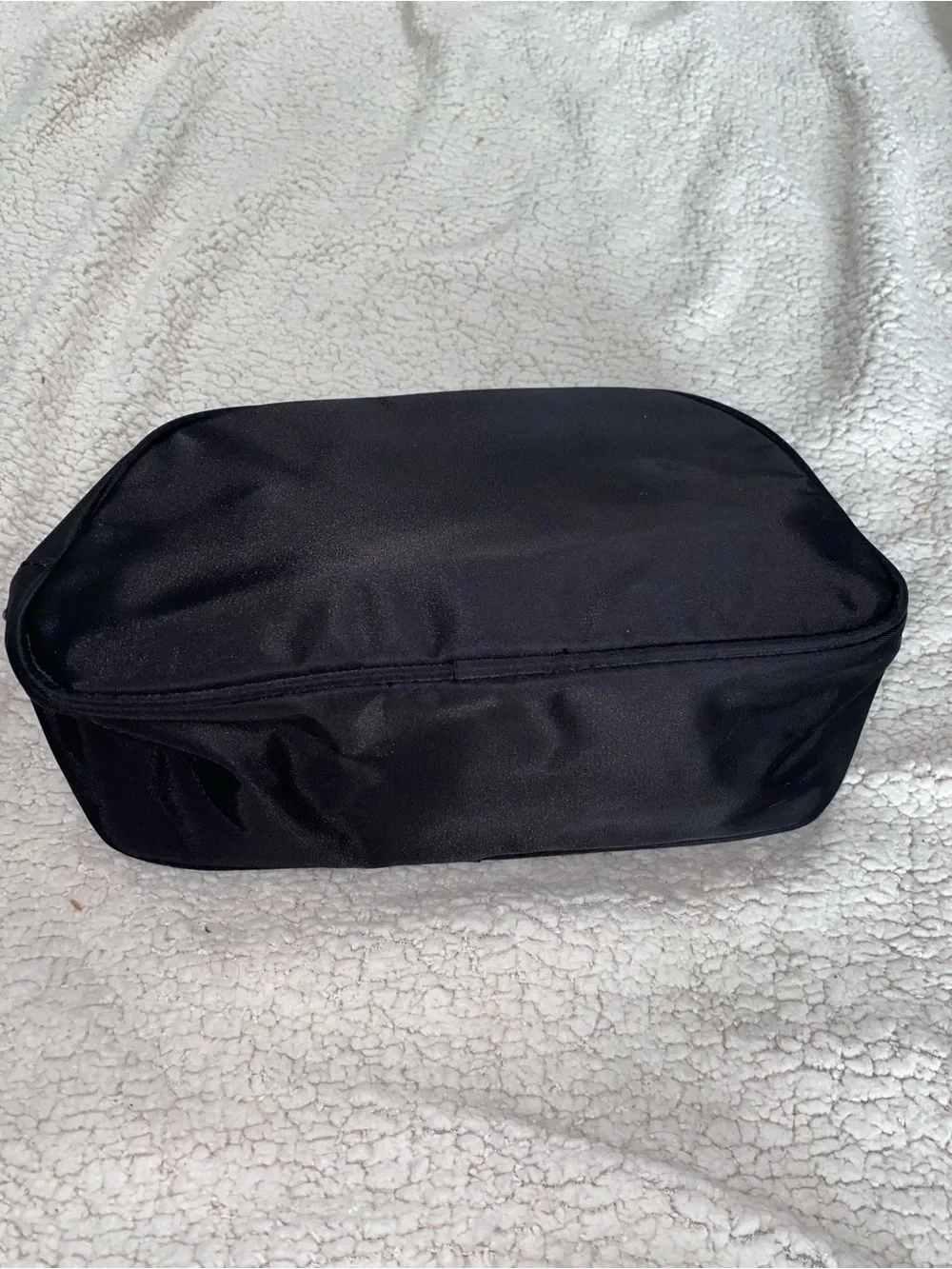 Fabletics Black Toiletry Bag Travel Dopp Kit Cosmetic Makeup Organizer Zip